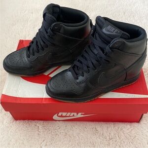 Nike womens Dunk Sky Hi